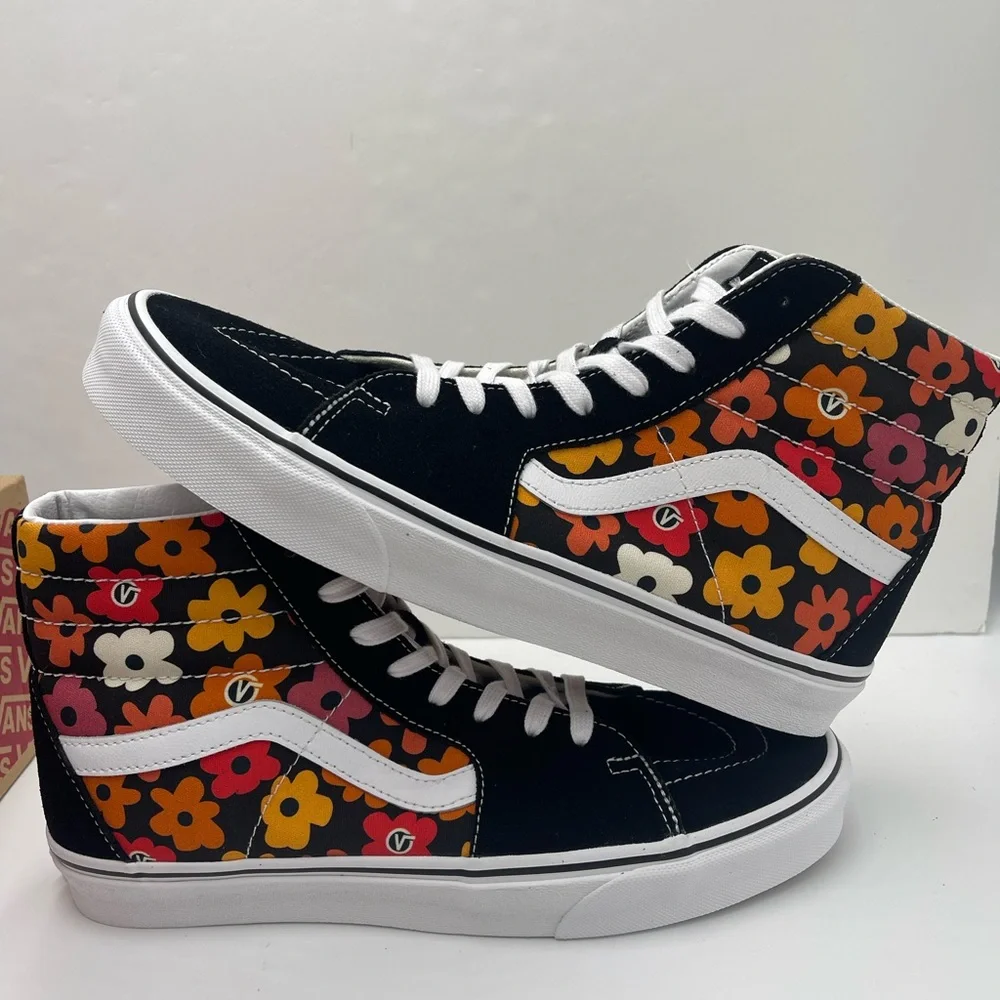 Vans Men's Sk8-Hi
Flower Black/Multi Sneakers
VN000D5|BML
Floral High-Top - Picture 15 of 16